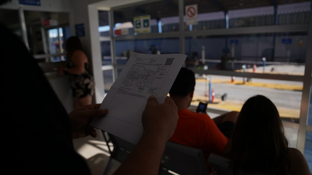 Camanchaca y Salinidad: Cómo afectan el rendimiento técnico de su vehículo en Iquique