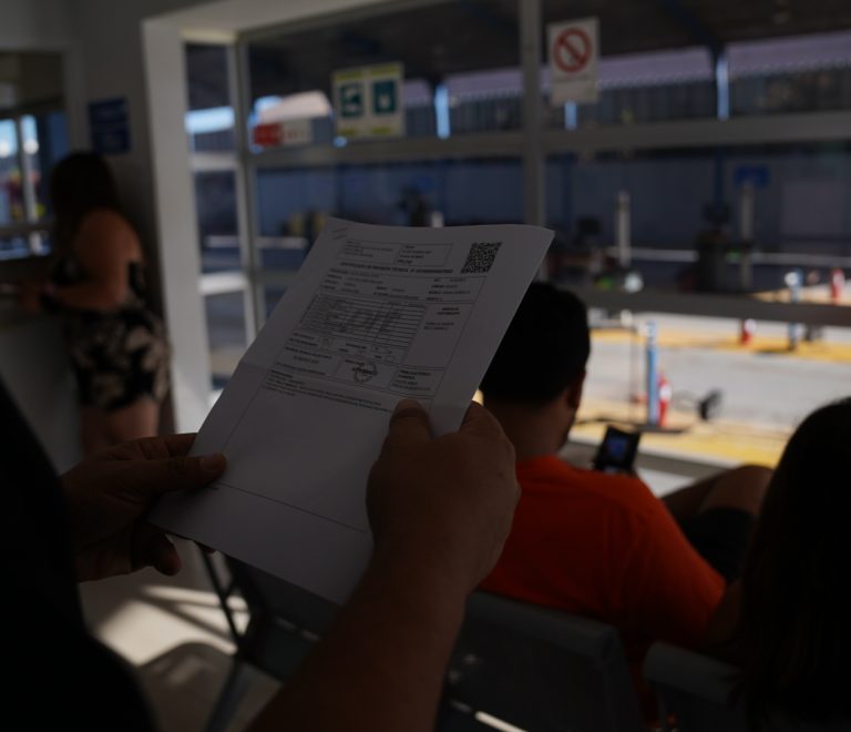 Camanchaca y Salinidad: Cómo afectan el rendimiento técnico de su vehículo en Iquique